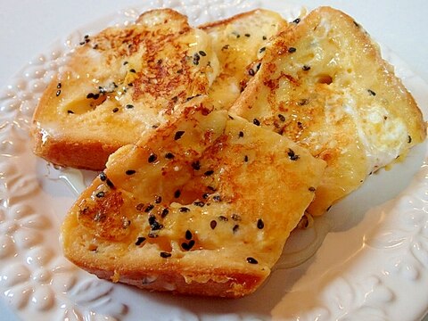 チーズと黒胡麻のフレンチトースト